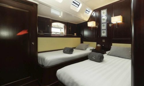 3250 - 1648555708-used-monohull-for-sale-cnb-92-multihull-network-fr-19